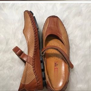 Pikolinos Mary Jane Flats